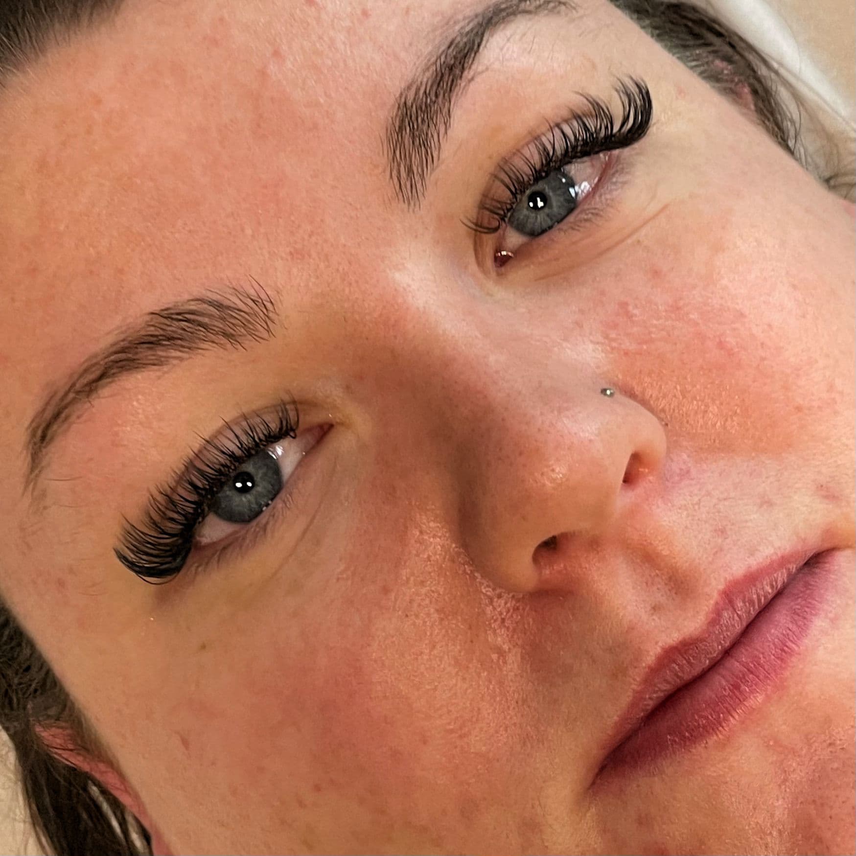 Angel lash extensions Wallsend - eye-opening doll effect