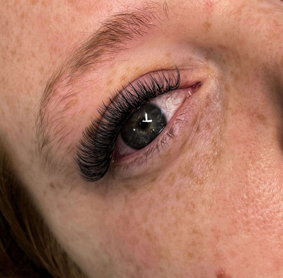 Wallsend hybrid lash extensions - dolly eye open look