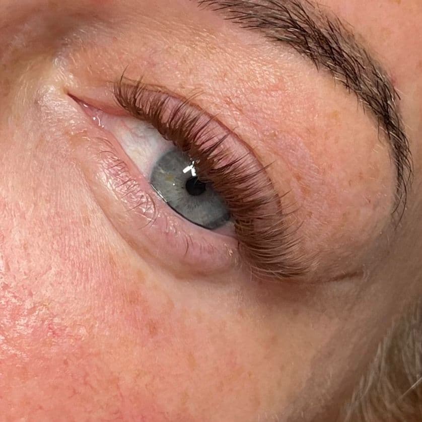 Wallsend Russian volume lashes - perfectly isolated extensions