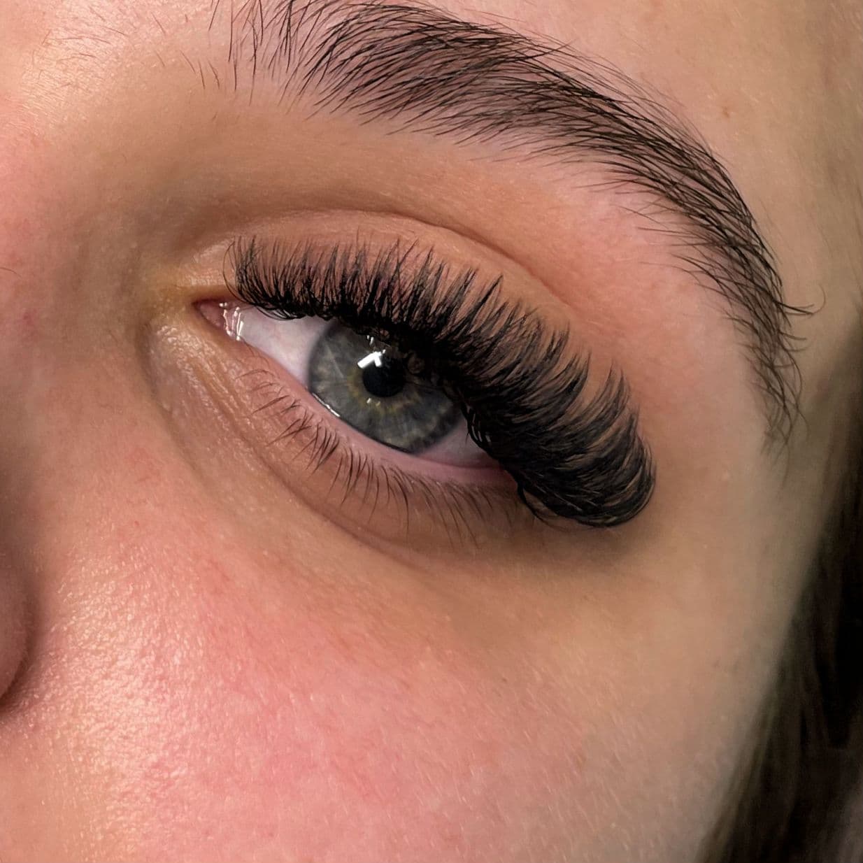 K Beauty volume lash extensions - clean lash line Wallsend