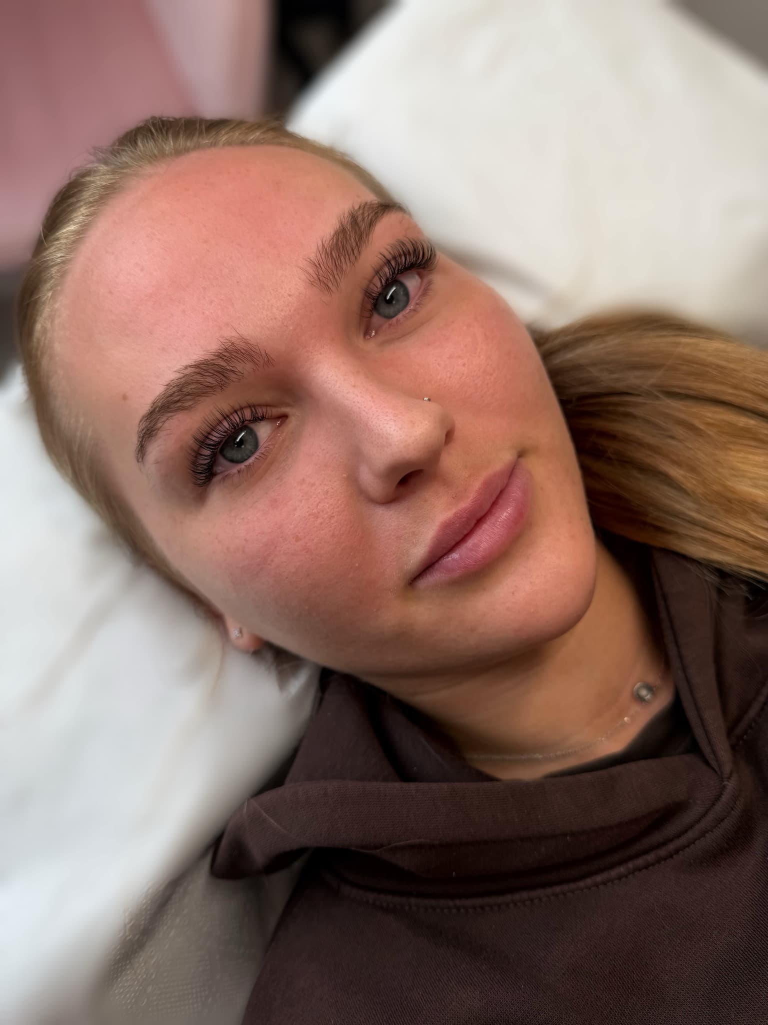 Angel lashes Wallsend - wispy spiked set on blue eyes