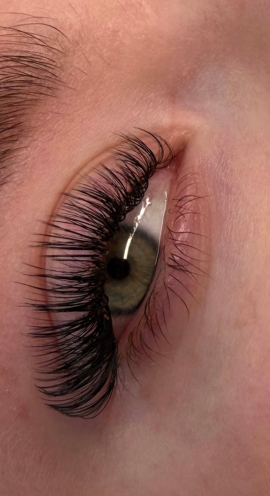 Hybrid lashes Wallsend - close-up of wispy spiked lash line